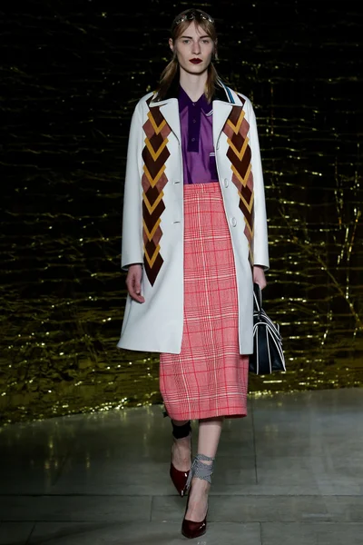 Look 11